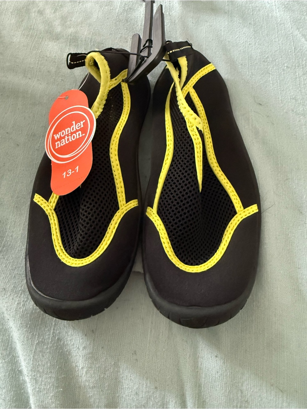 Wonder Nation Black and Yellow Boy’s Water Sandals